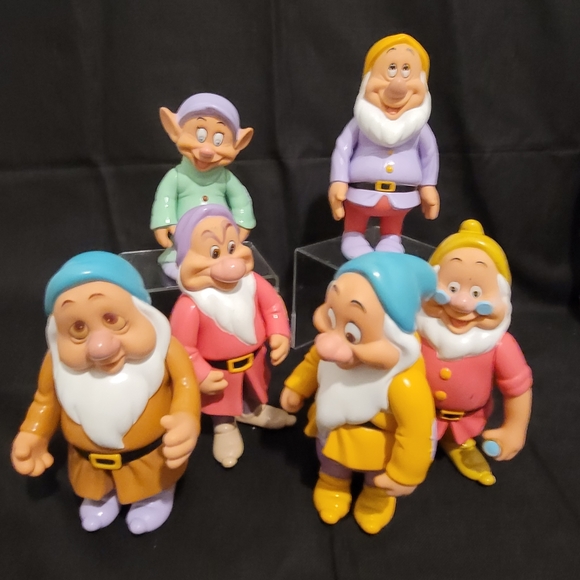 Vintage DISNEY Snow White 7 Dwarfs Rubber Figure 5"- 7" Posable Sleepy Dopey Doc - Picture 16 of 16